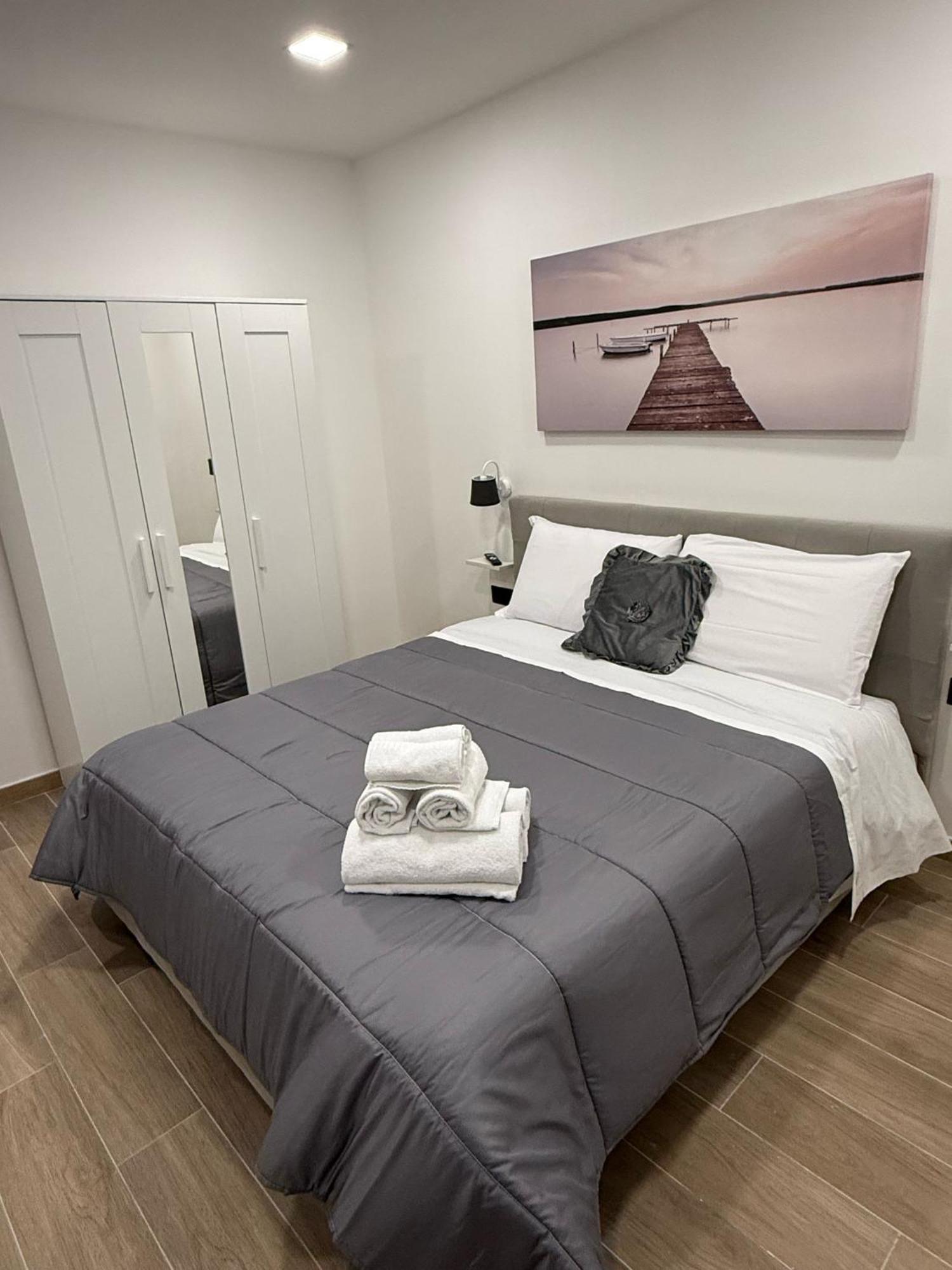Residenza Trinita Guest house Naples